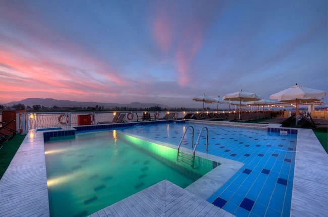 Steigenberger Minerva Swimming Pool